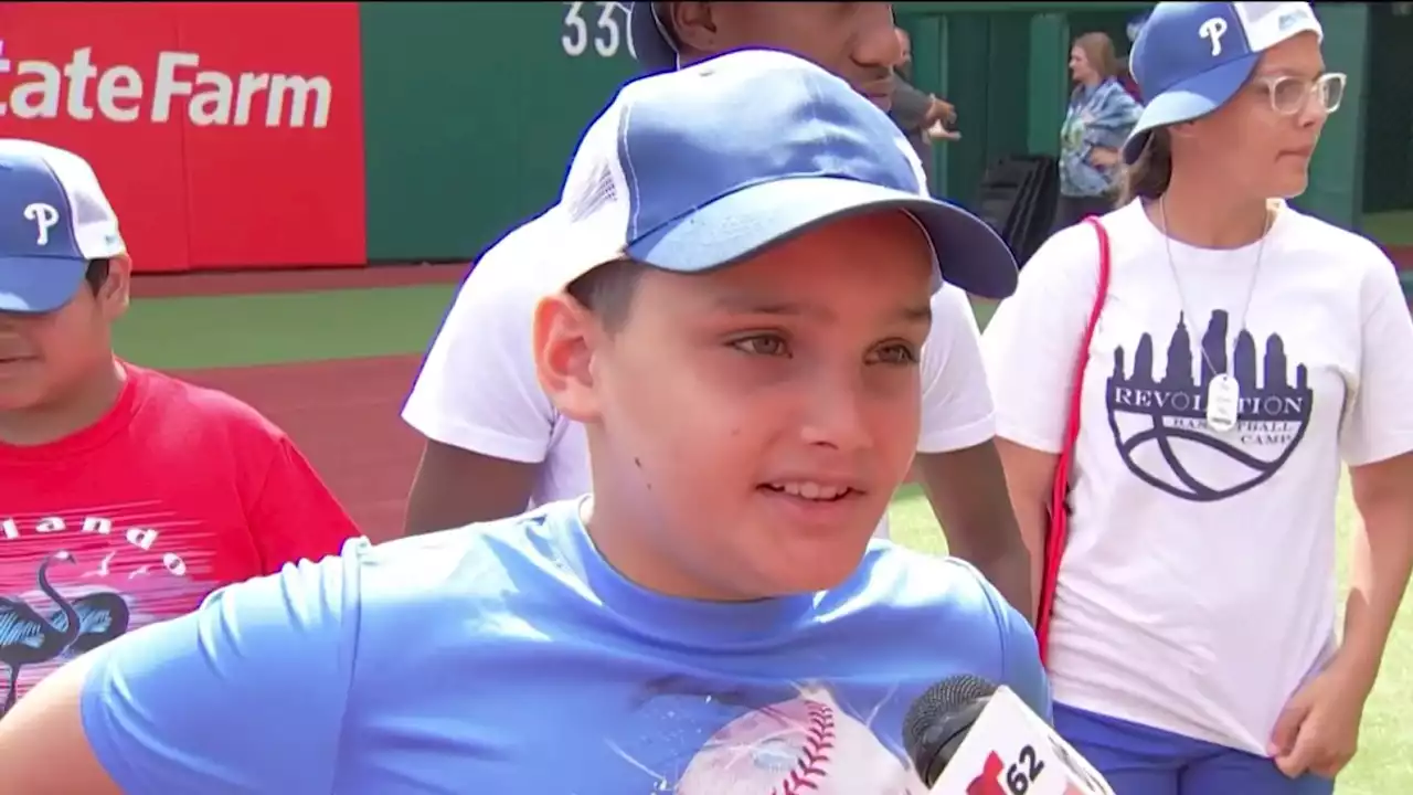 Philadelphia School District partners with Phillies in Back to School event for students