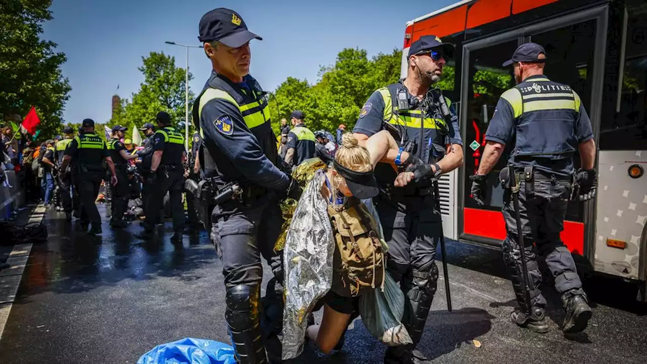 'Bestuurders kunnen niet optreden tegen ontwrichtende demonstraties'