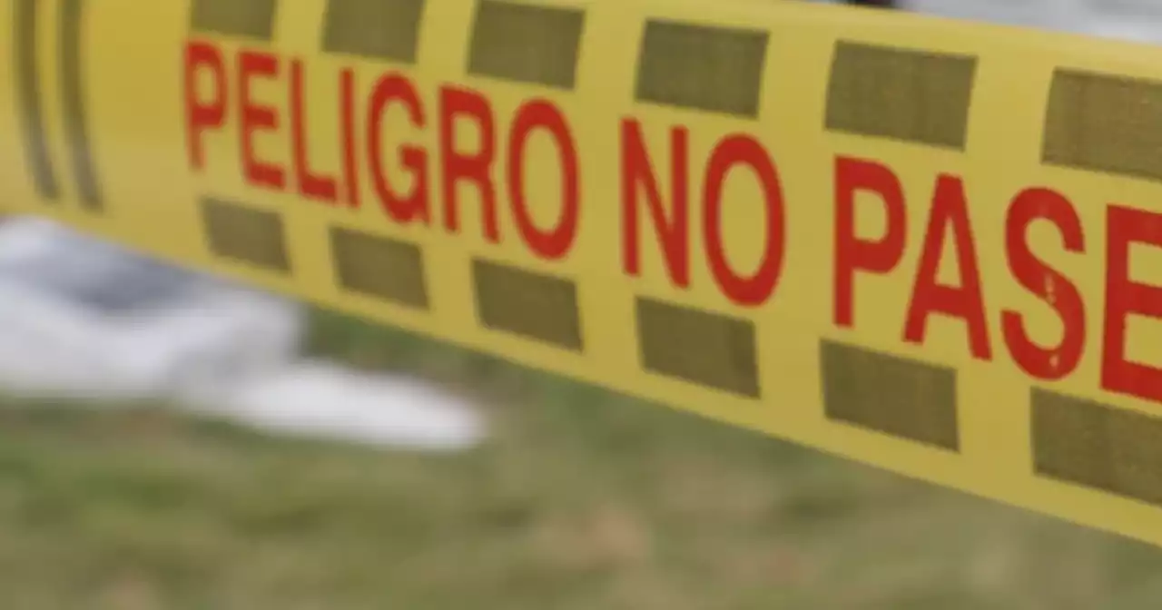 Policía fue asesinada aparentemente por su pareja: al hombre también lo encontraron muerto