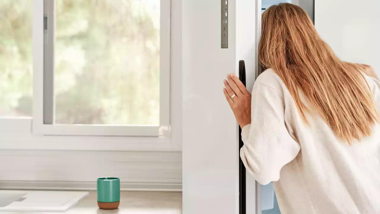 Darum sollten Sie eine Tasse Salz in den Kühlschrank stellen