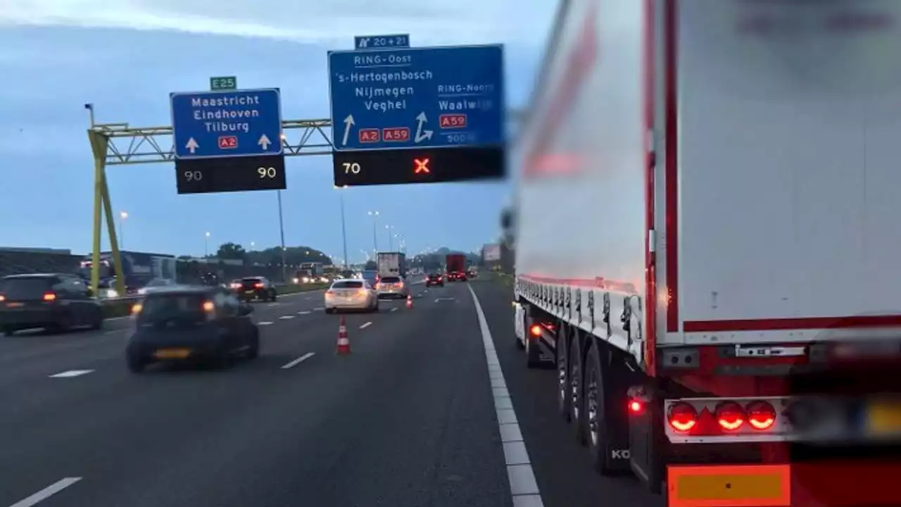 112-nieuws: vrachtwagen met klapband op A2 • ongeluk bij Batadorp