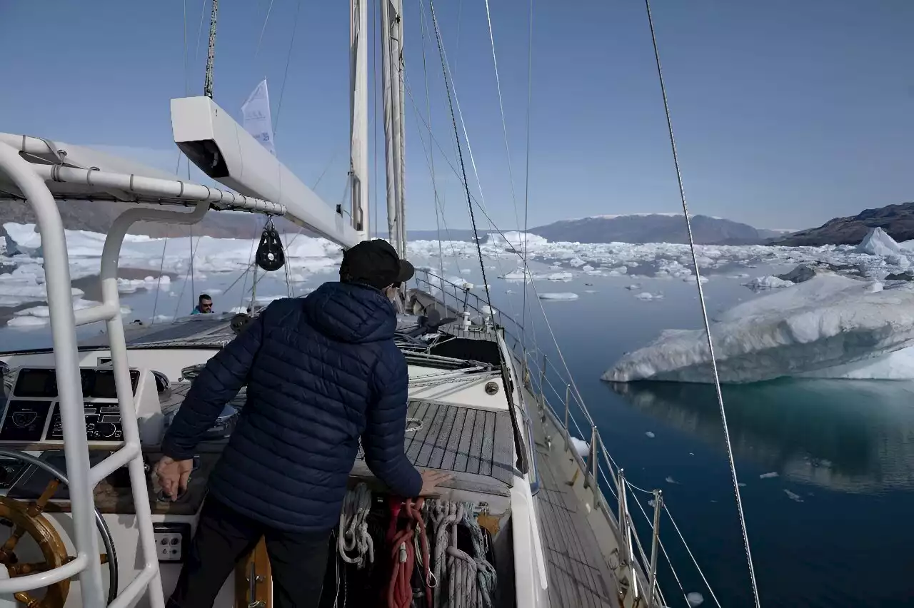 Scientists voyage to Greenland's melting sanctuary