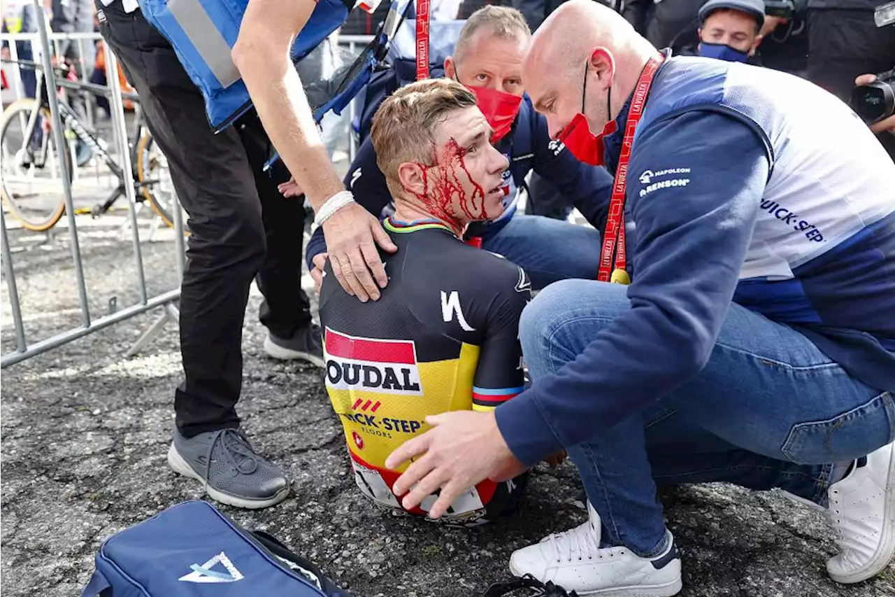 “It’s the third day in a row and it’s breaking my balls a bit now”: Remco Evenepoel rages against Vuelta safety chaos; Elderly couple kicked off train because of e-bike; Jumbo-Visma pro’s home searched by police in doping raid + more on the live blog