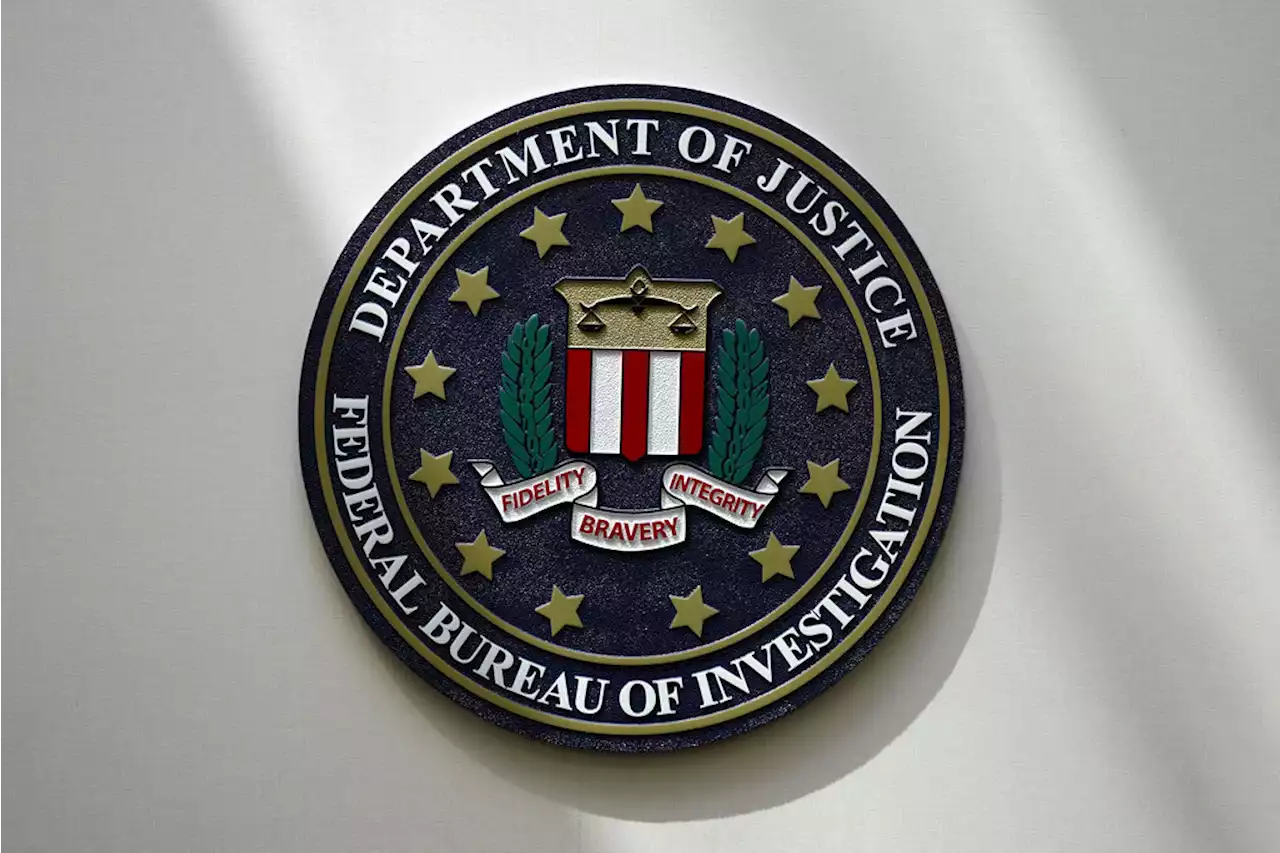 FBI يتعقب مهاجرين عبروا الحدود الجنوبية بمساعدة مهرب على صلة بـ'داعش'