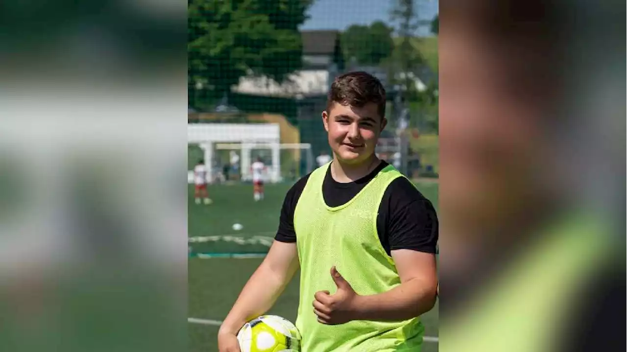 Jugendfußballer (15) bricht beim Training zusammen und stirbt: Verein unter Schock