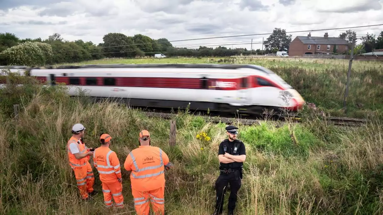 Sergeant Graham Saville: Nottinghamshire police officer hit by train while helping 'distressed' man has died