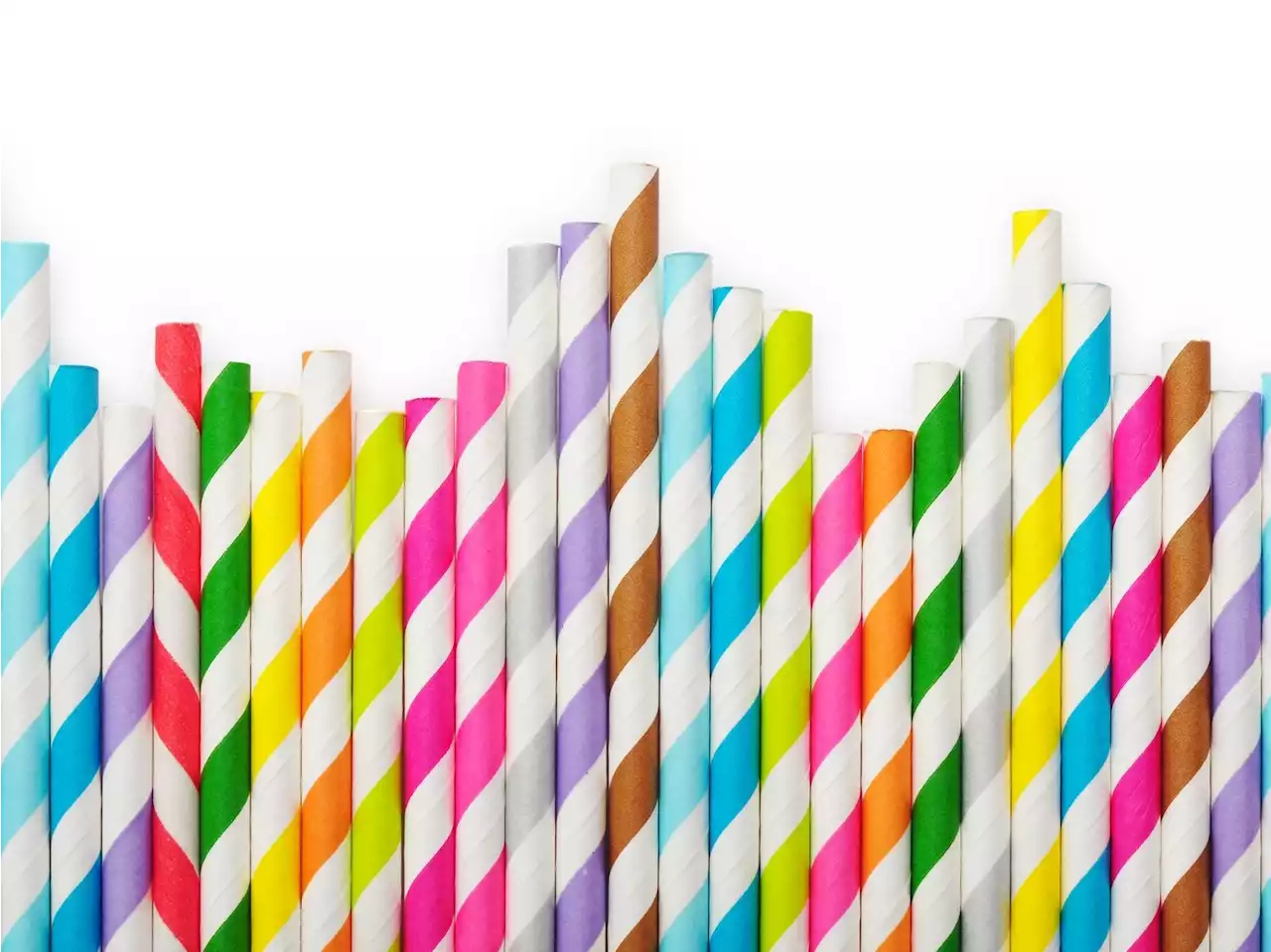 Study punches holes in theory that paper straws better than plastic