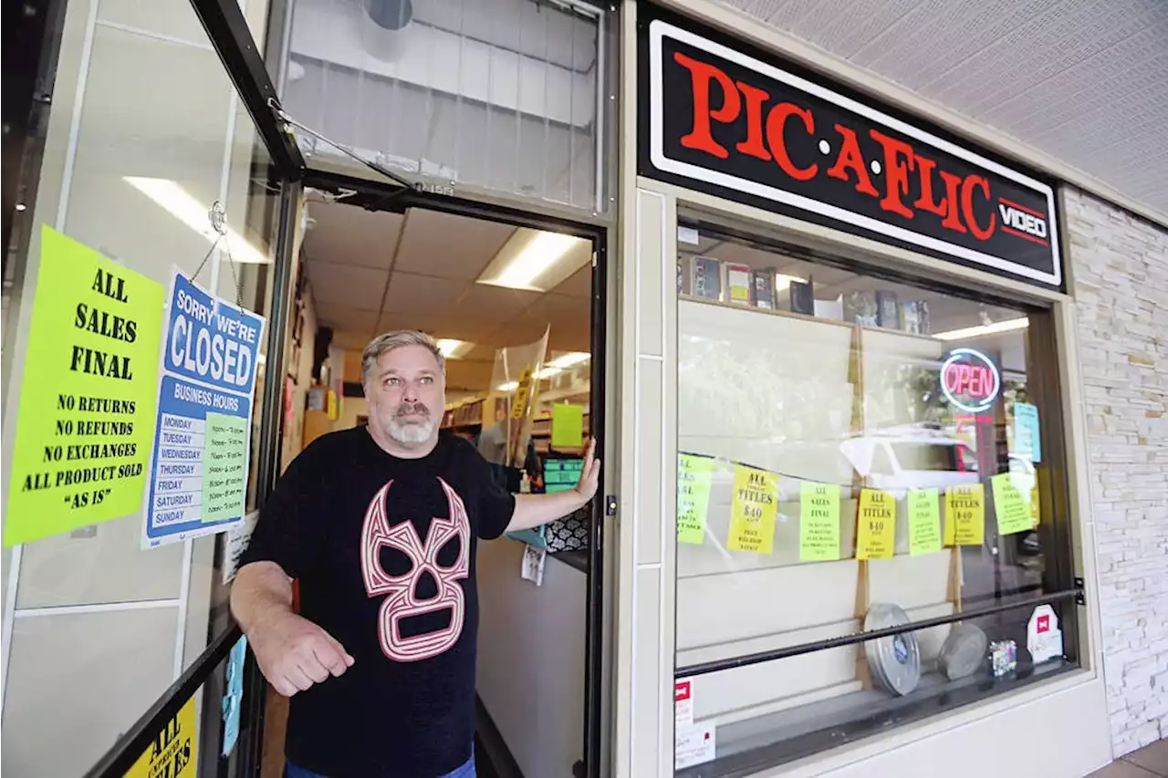 Fans line up to purchase movies, TV shows from Pic-a-Flic's vast collection