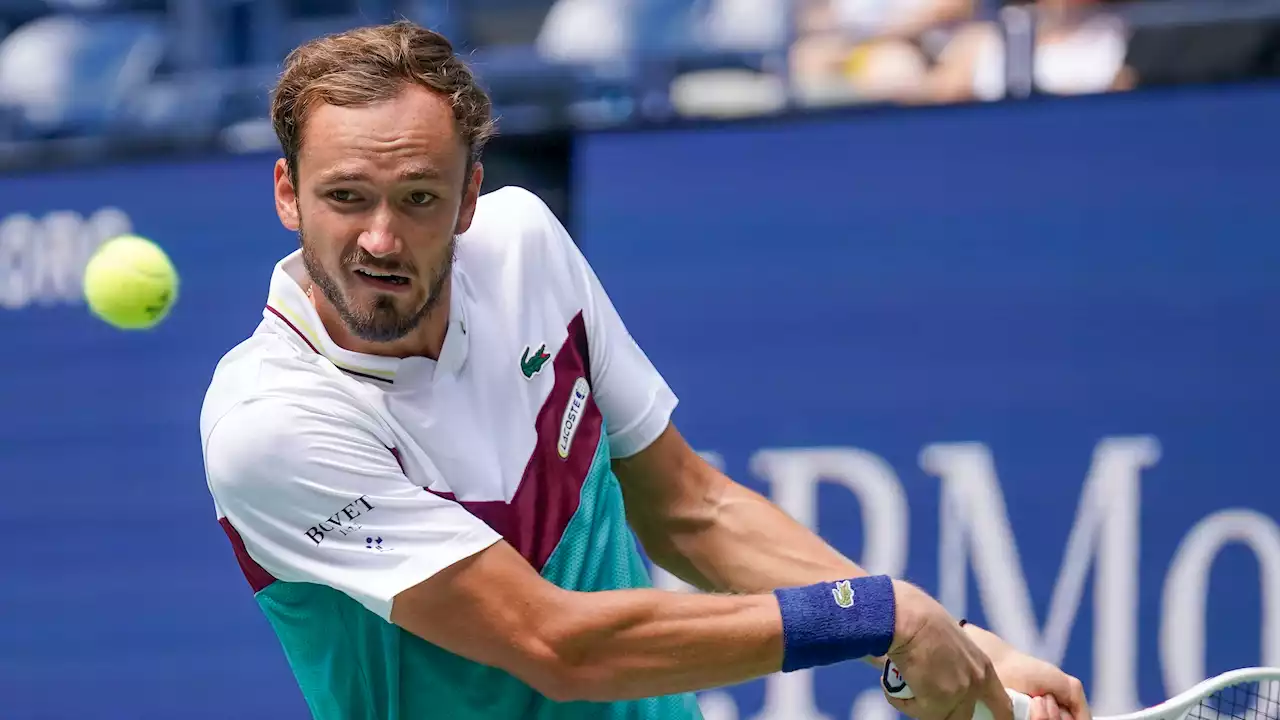 Medvedev rolls into US Open second round, with Alcaraz and Venus Williams in later action