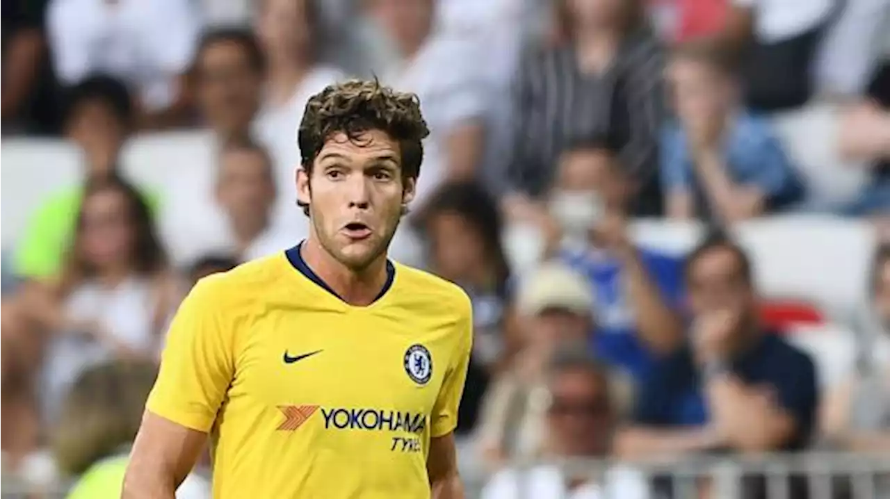 Barcellona, Marcos Alonso valuta una proposta ufficiale del Man United: offerto un biennale