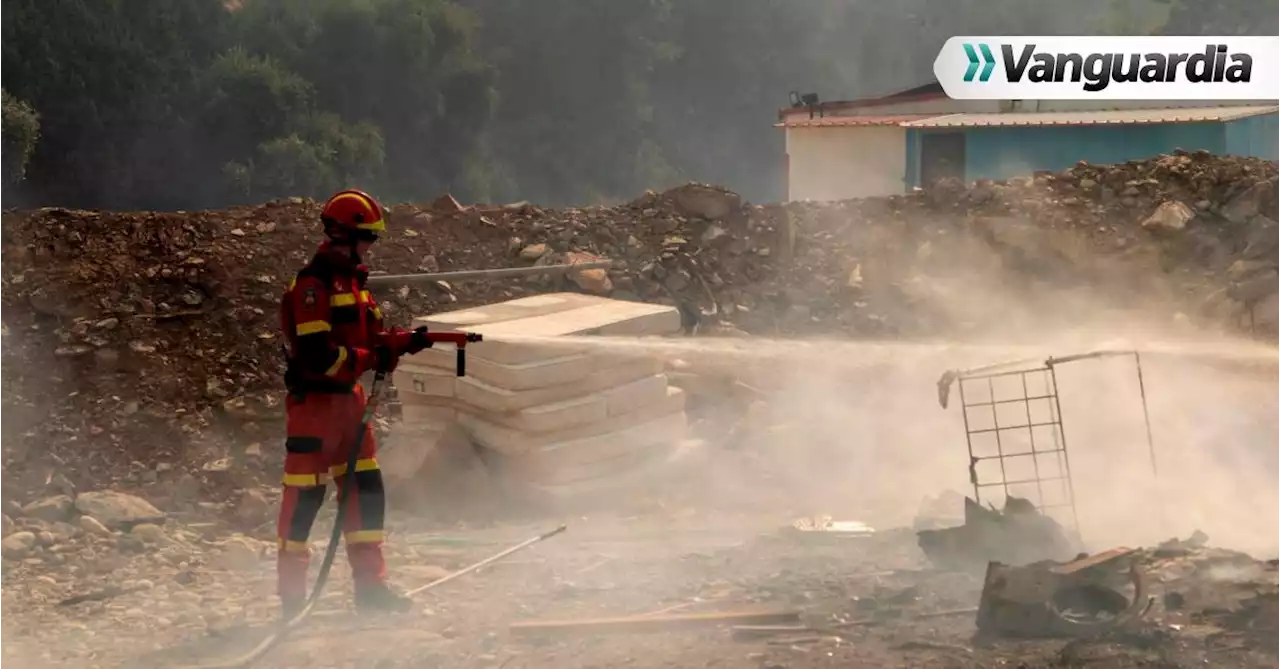 Los bomberos griegos siguen sin controlar el incendio en Evros, pero la situación ya mejora