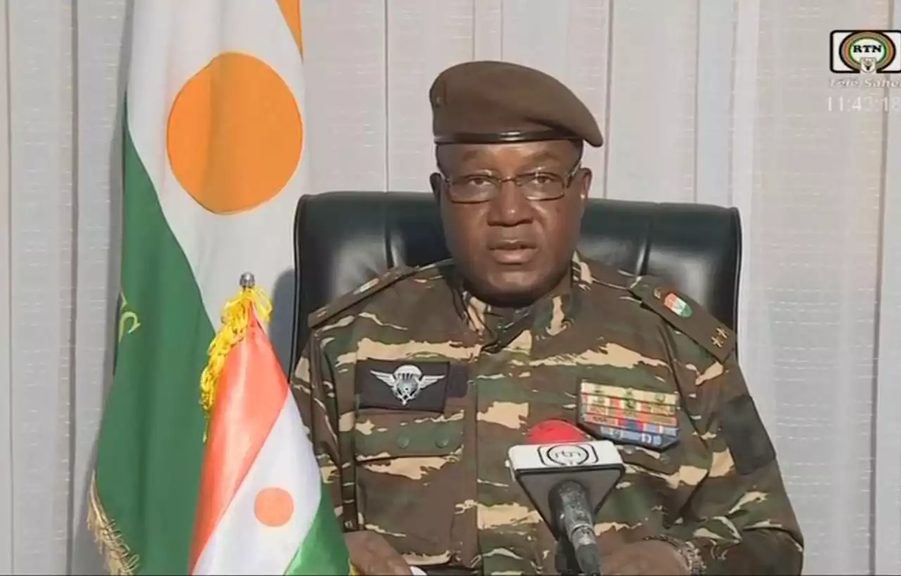 Au Niger, le chef de la junte dénonce les sanctions et les évacuations