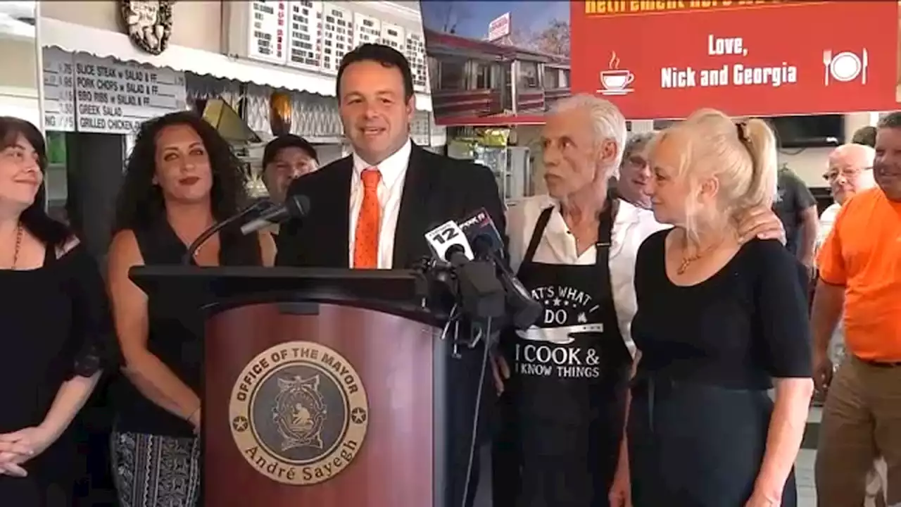 Last surviving diner in Paterson, New Jersey serves its final meals