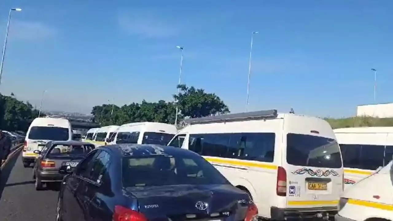 Update: Cape Town taxi strike halts traffic on N2