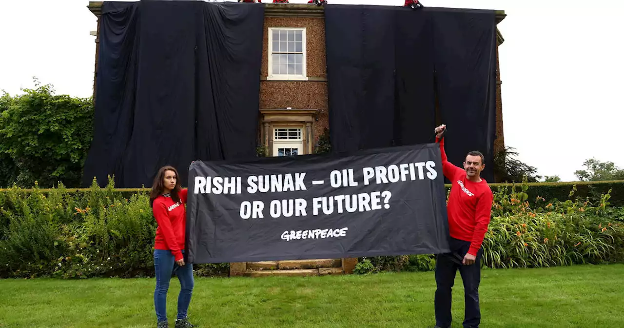 U.K. leader Rishi Sunak's house turned black by Greenpeace activists protesting oil 'drilling frenzy'