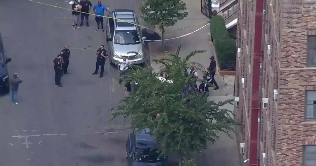 2 dead in Bronx shooting involving off-duty NYPD officer