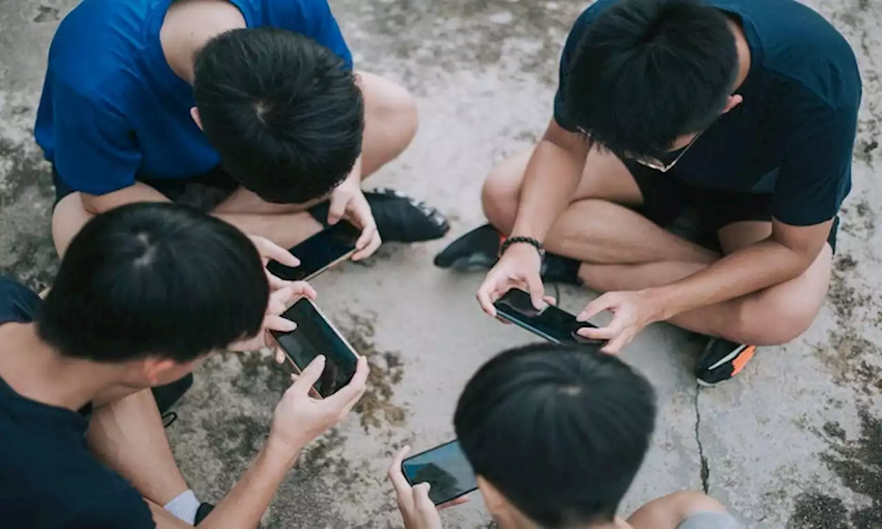 China wants to limit minors to no more than two hours a day on their phones