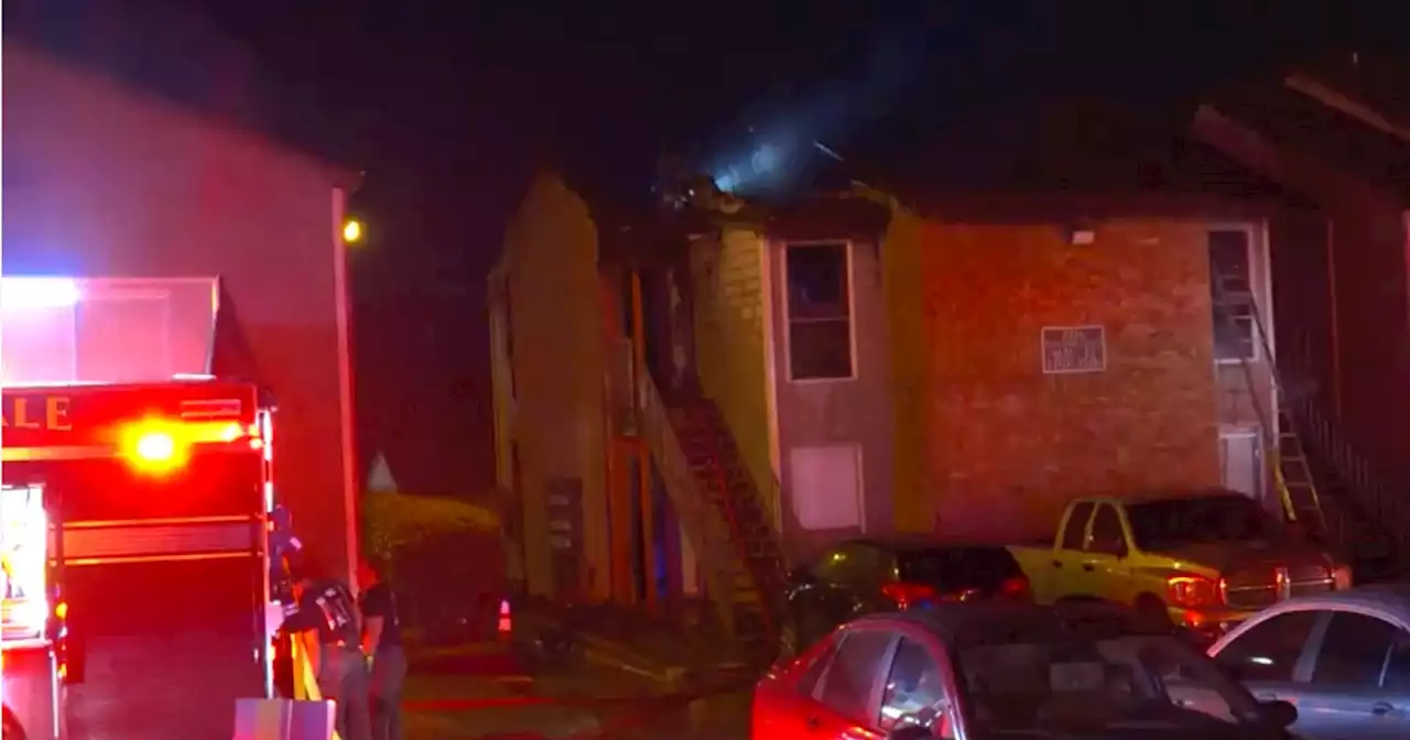 11 displaced, no injuries after Tarrant County apartment fire