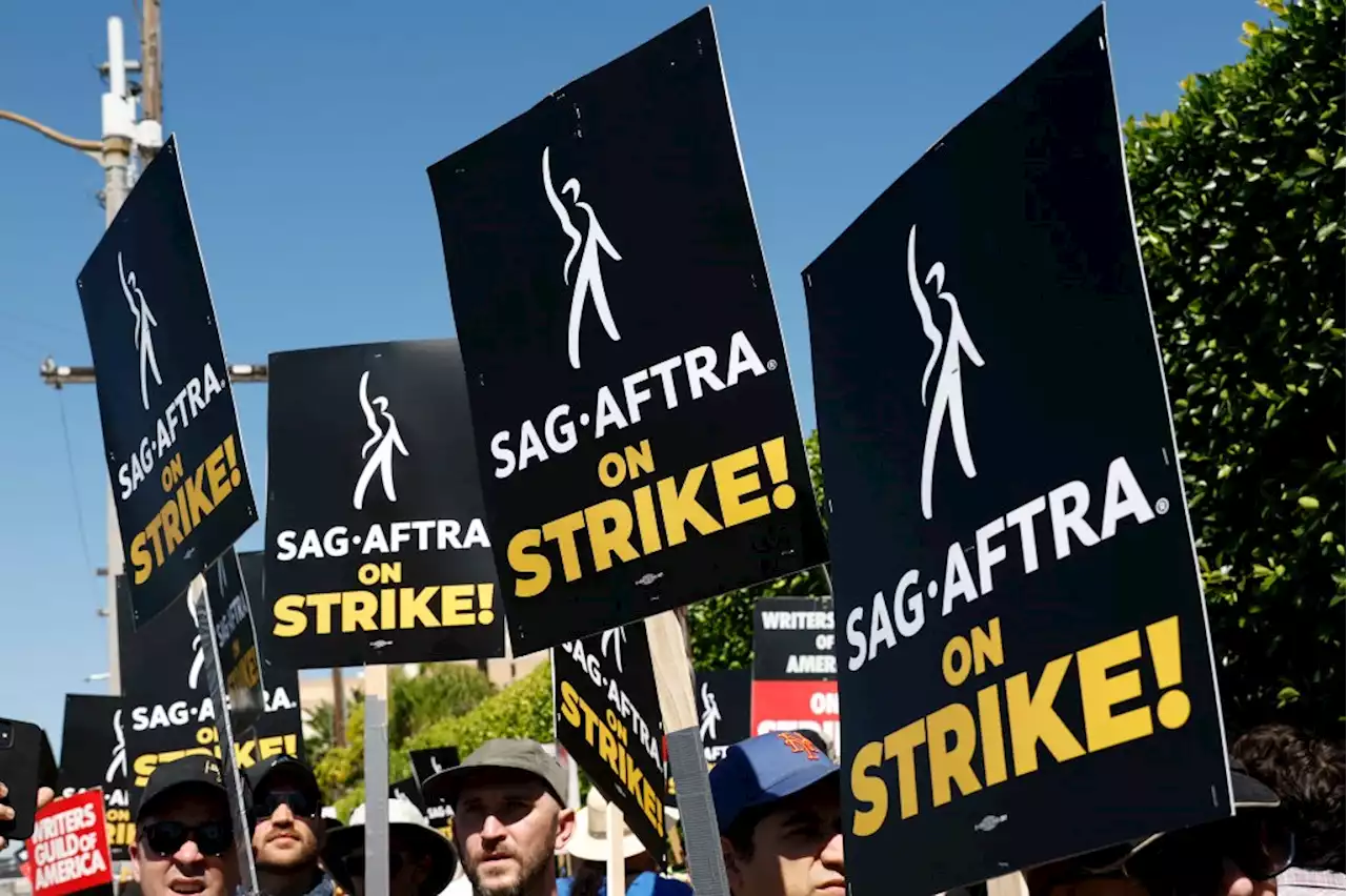 SAG-AFTRA News Broadcasters’ Steering Committee Expresses Support For Striking Actors