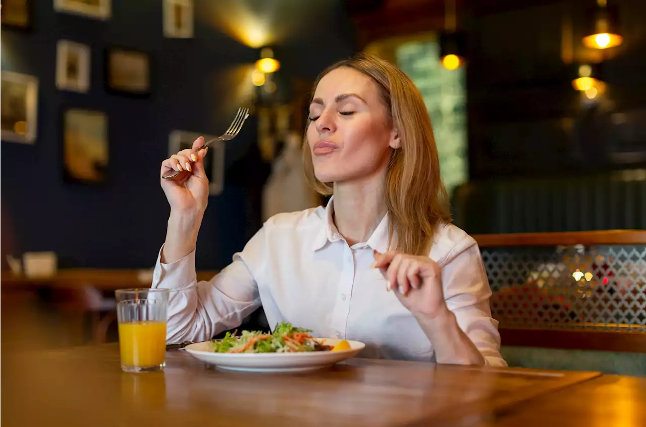 Comer muy rápido puede ser dañino para la salud, ¿por qué?