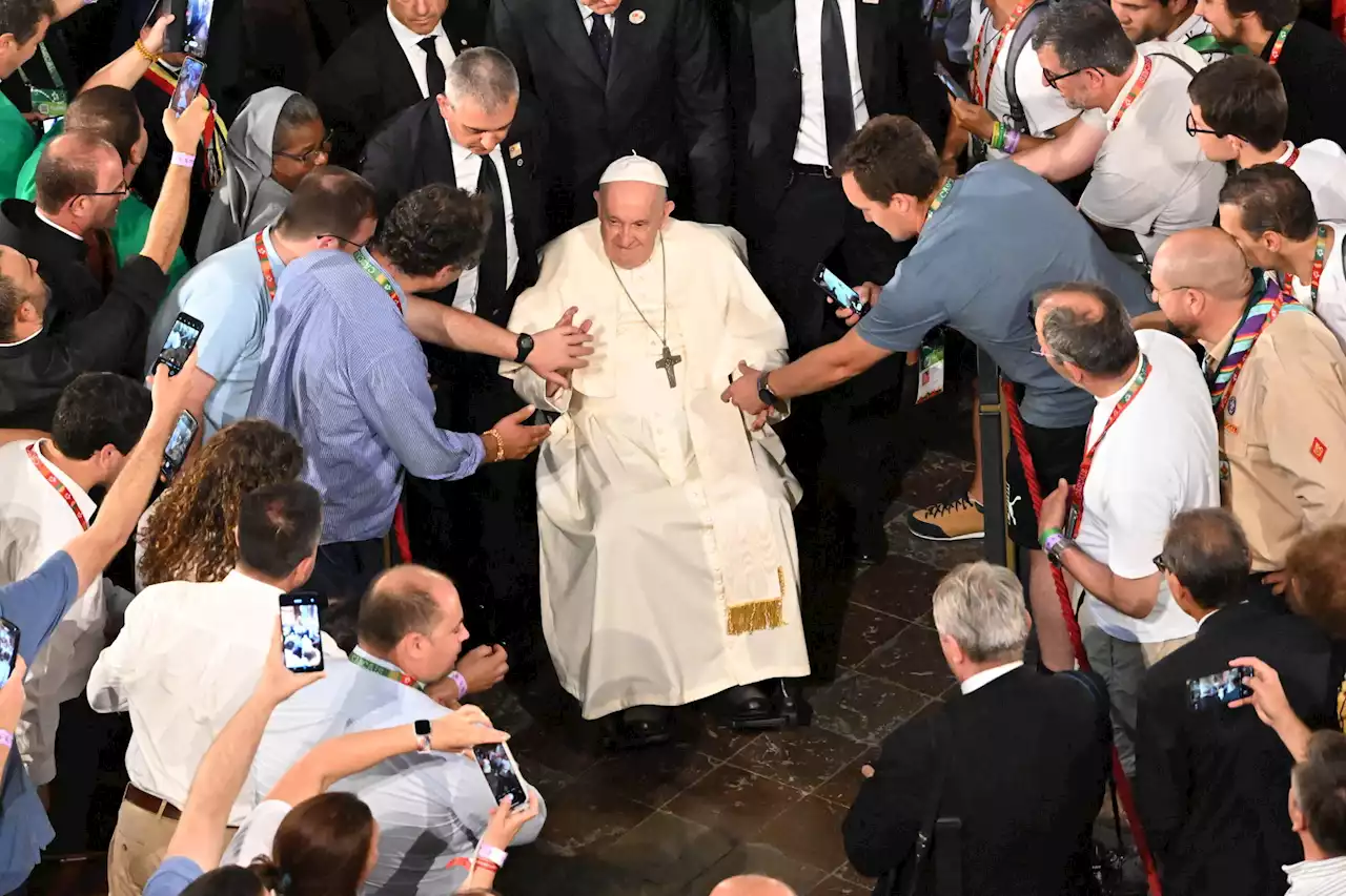 El papa se reúne en Lisboa con víctimas de pederastia en la Iglesia