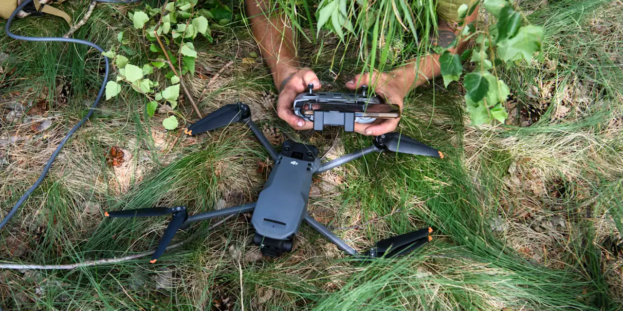 Comment des soldats ukrainiens transforment des drones de loisirs en armes de guerre