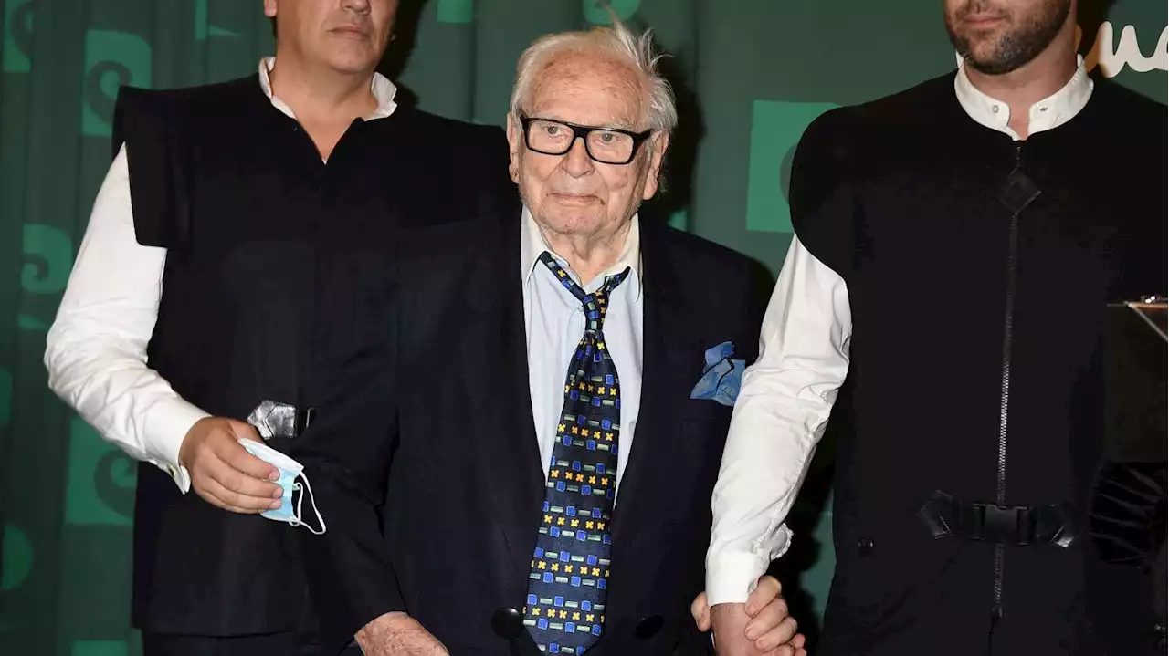 Depuis la mort de Pierre Cardin, les descendants du couturier se livrent une guerre des clans et se disputent son héritage