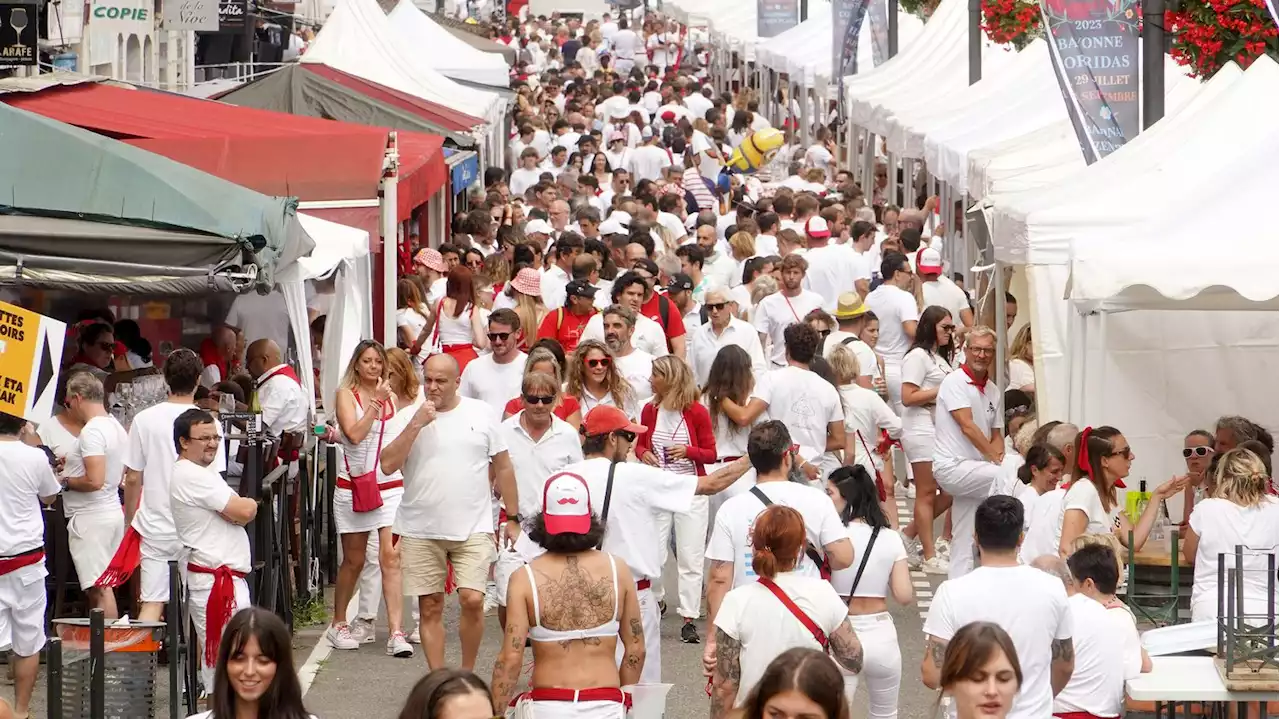 Fêtes de Bayonne : l'homme roué de coups par trois hommes qui urinaient devant son domicile est mort