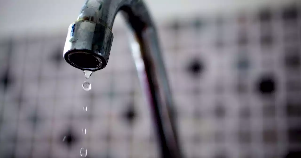 Burst pipe in Glasgow causes chaos as residents left without water for hours