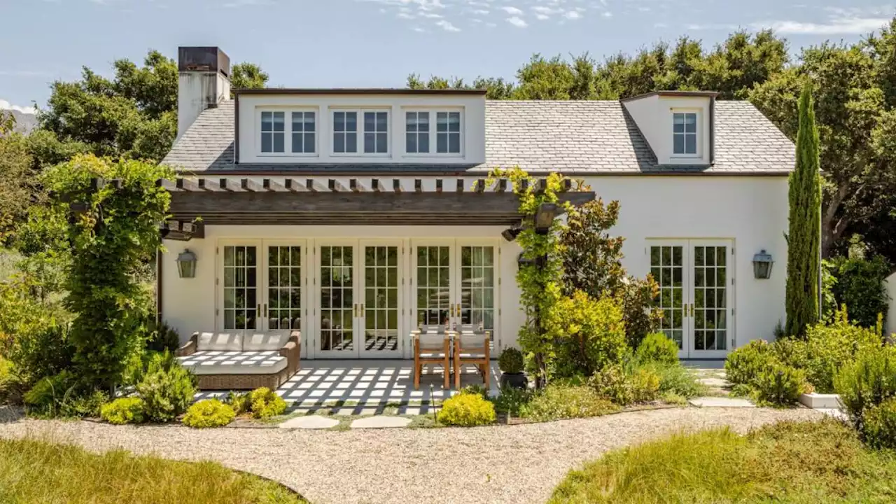 Con alberca y velas que huelen a orgasmo, así es la casa de huéspedes de Gwyneth Paltrow en Montecito (fotos)