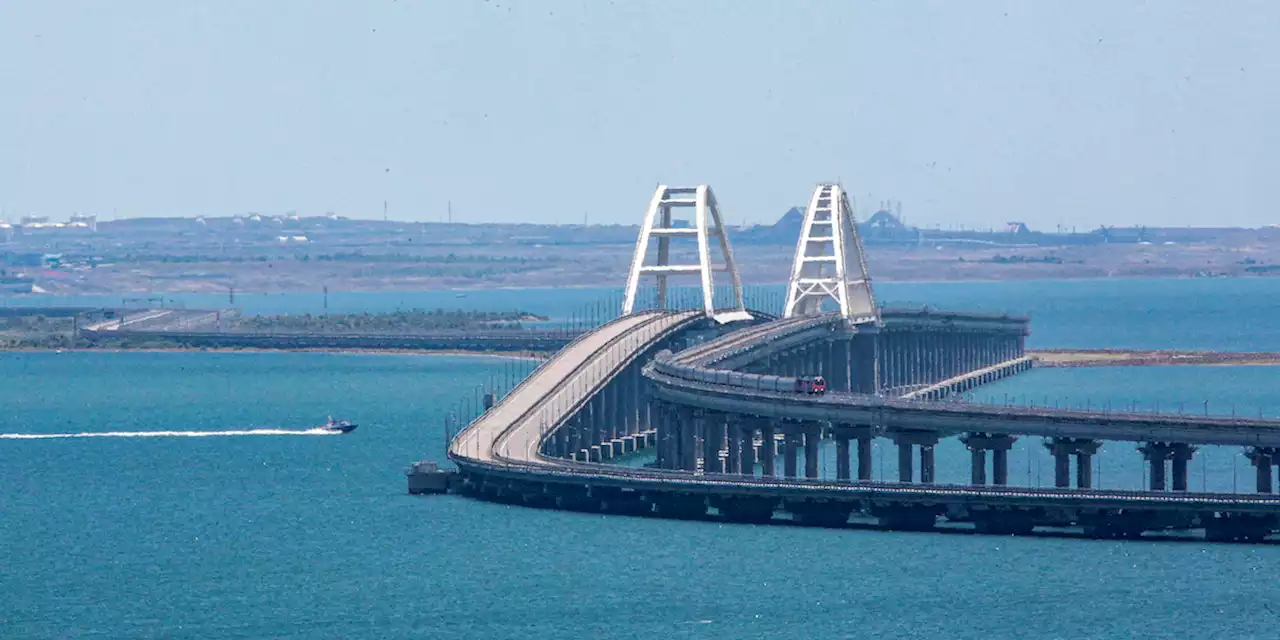 L’Ucraina ha rivendicato gli attacchi dello scorso luglio al ponte che collega la penisola di Crimea alla Russia - Il Post