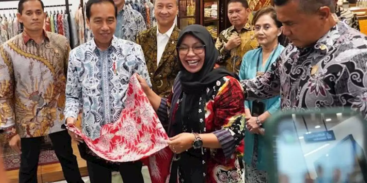 Hadiri GBN 2023, Jokowi Lirik Batik Buatan Nasabah PNM