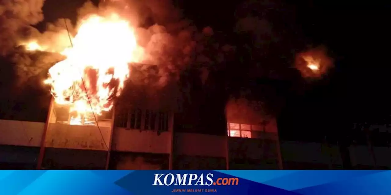 Pasar Sungai Pinyuh di Mempawah Kalbar Terbakar, Puluhan Ruko Ludes