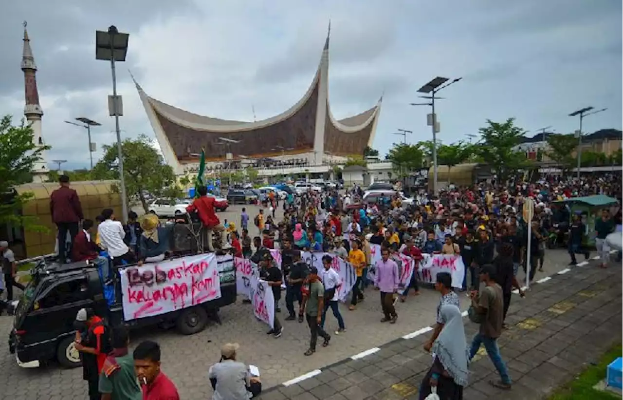 Menentang Kilang Minyak di Teluk Tapang