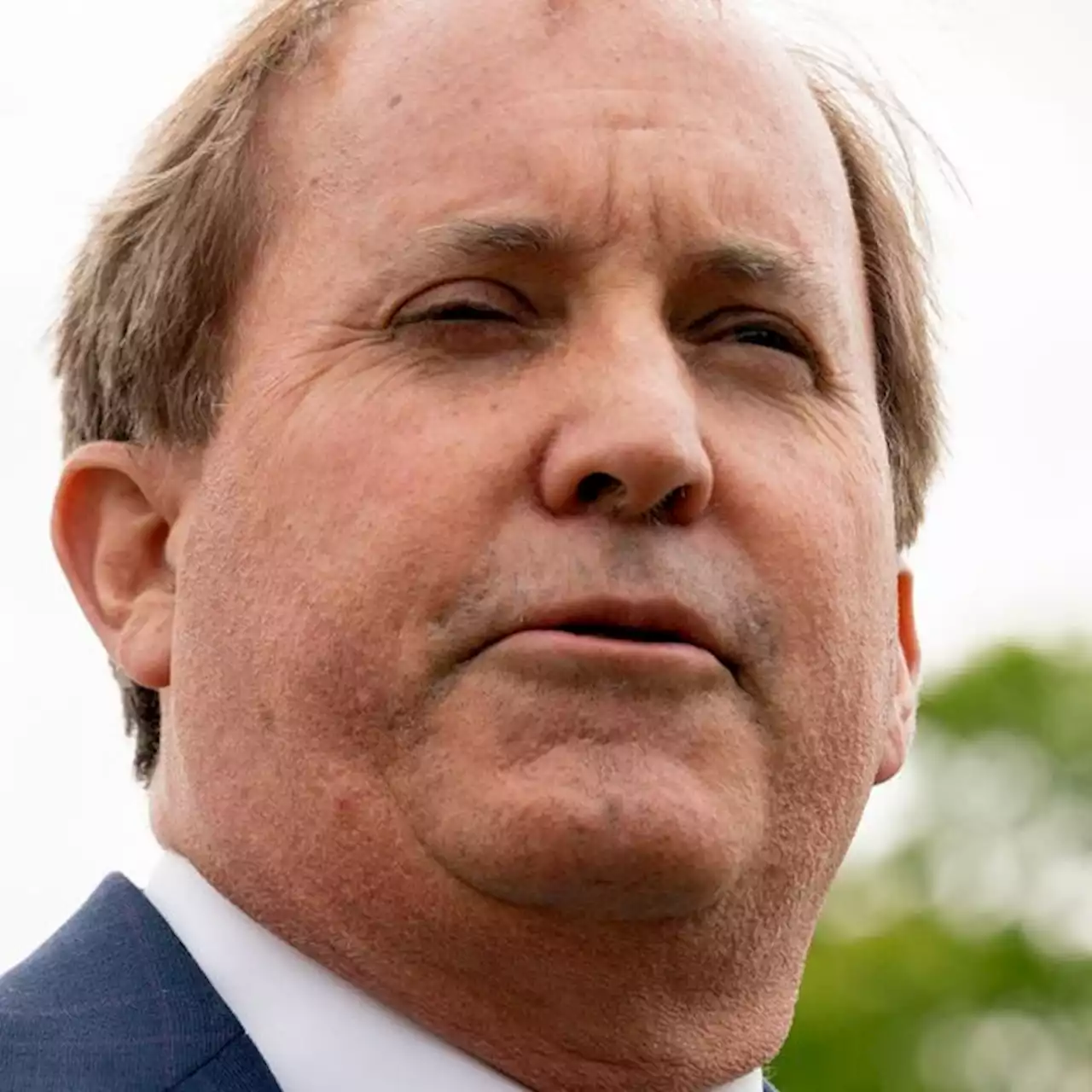 Ken Paxton makes brief court appearance in his criminal case in Houston - KRLD News