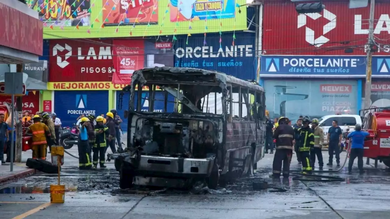 VIDEO | Caen 4 por quema de autos en Acapulco; se salvan 16 menores