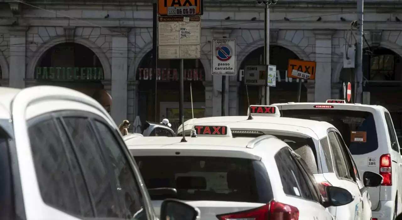 Taxi gratis all'uscita delle discoteche per chi beve troppo: via libera al progetto del Mit