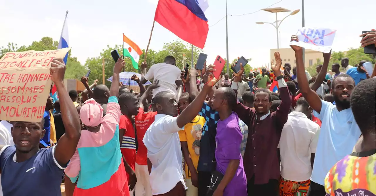 Fin de l'évacuation et manifestation pro-putsch: le bilan de la journée au Niger