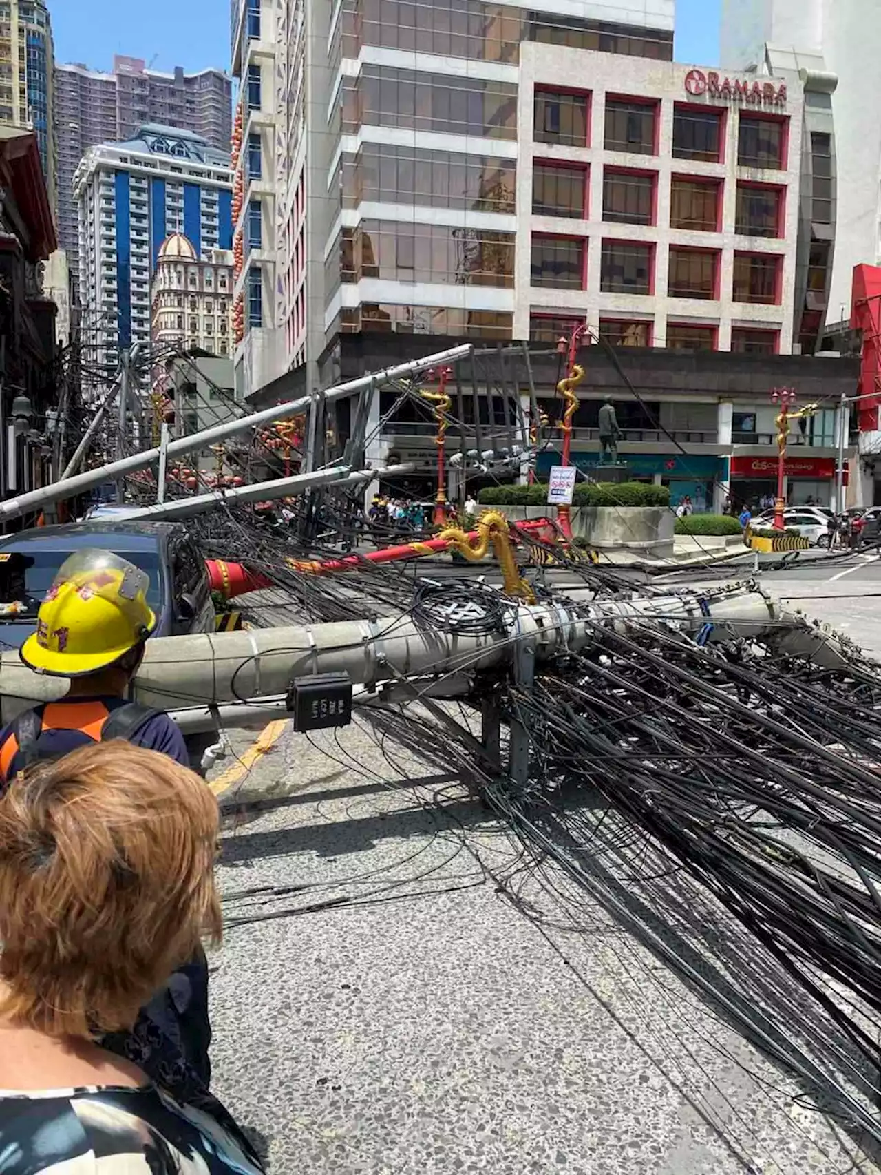 3 hurt, 8 vehicles damaged as 7 electric posts crash in Binondo