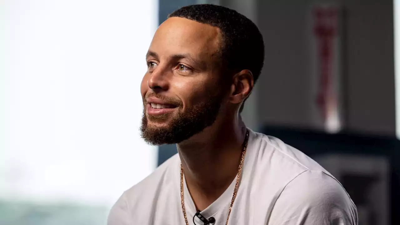 Watch Steph amazingly drop bars in viral new rap song