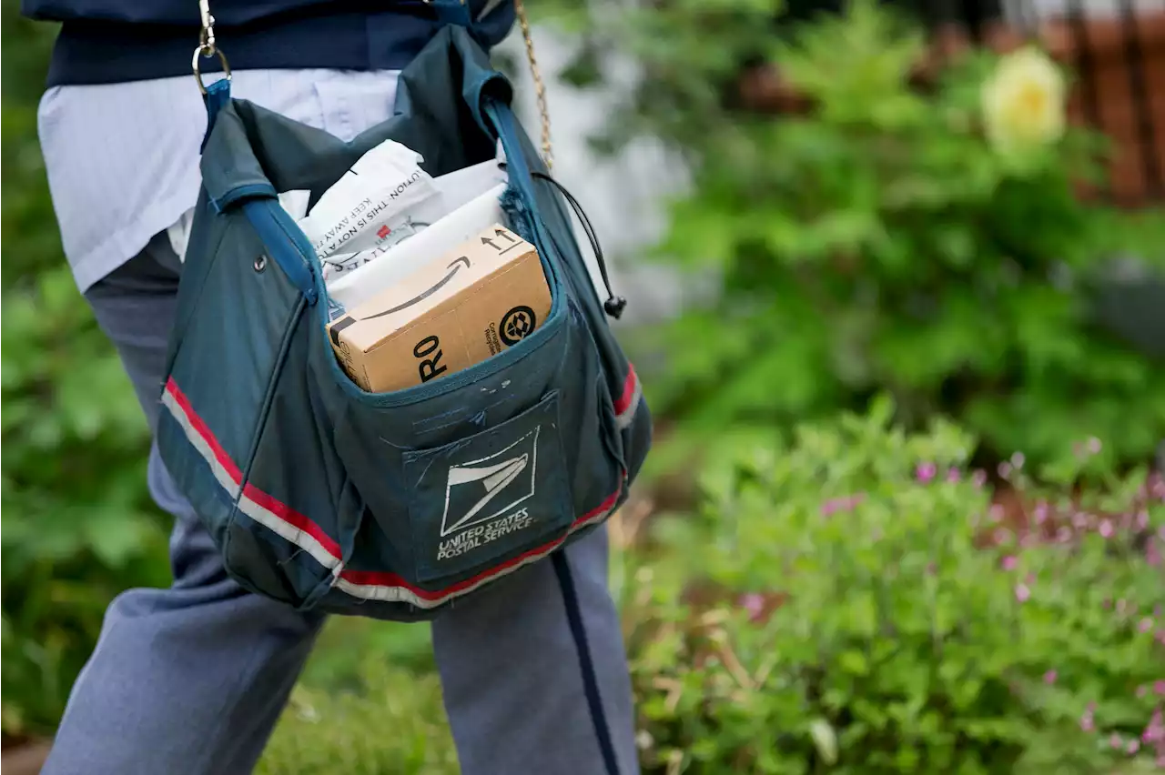 2 $50,000 rewards offered after 3 Chicago mail carriers robbed at gunpoint in 2 days