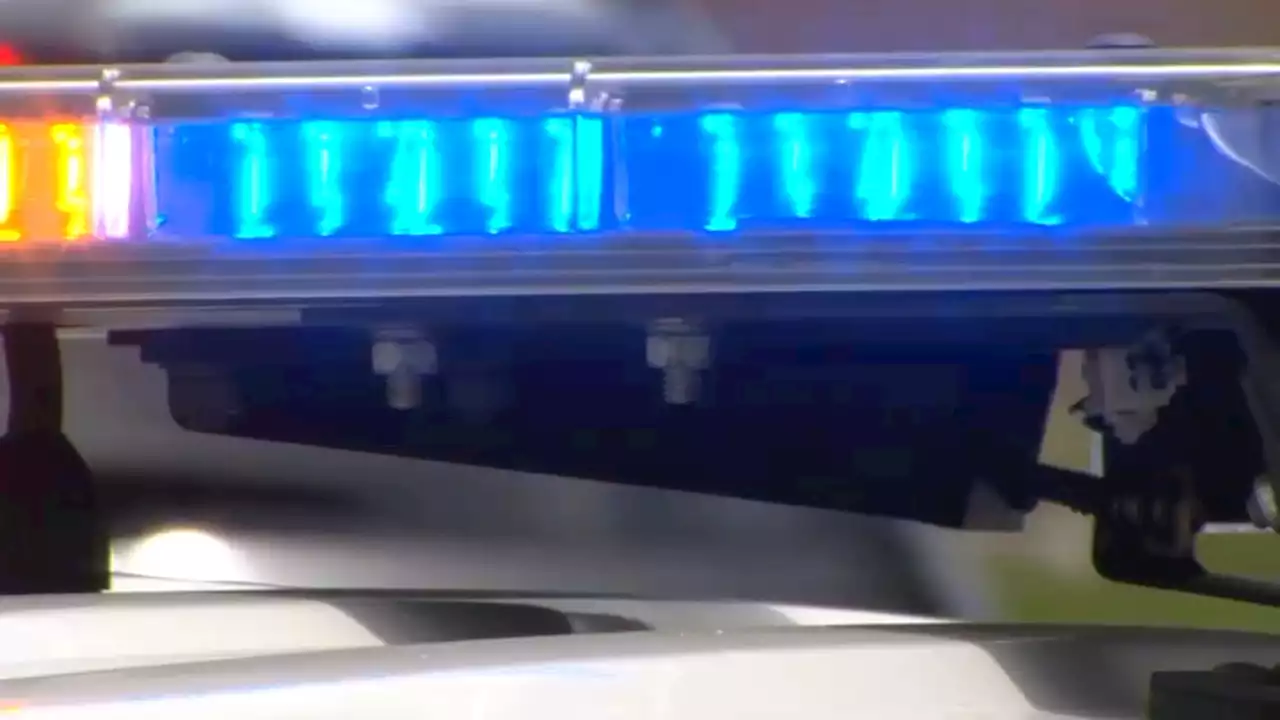 Man killed during robbery at Lansing gas station, police say