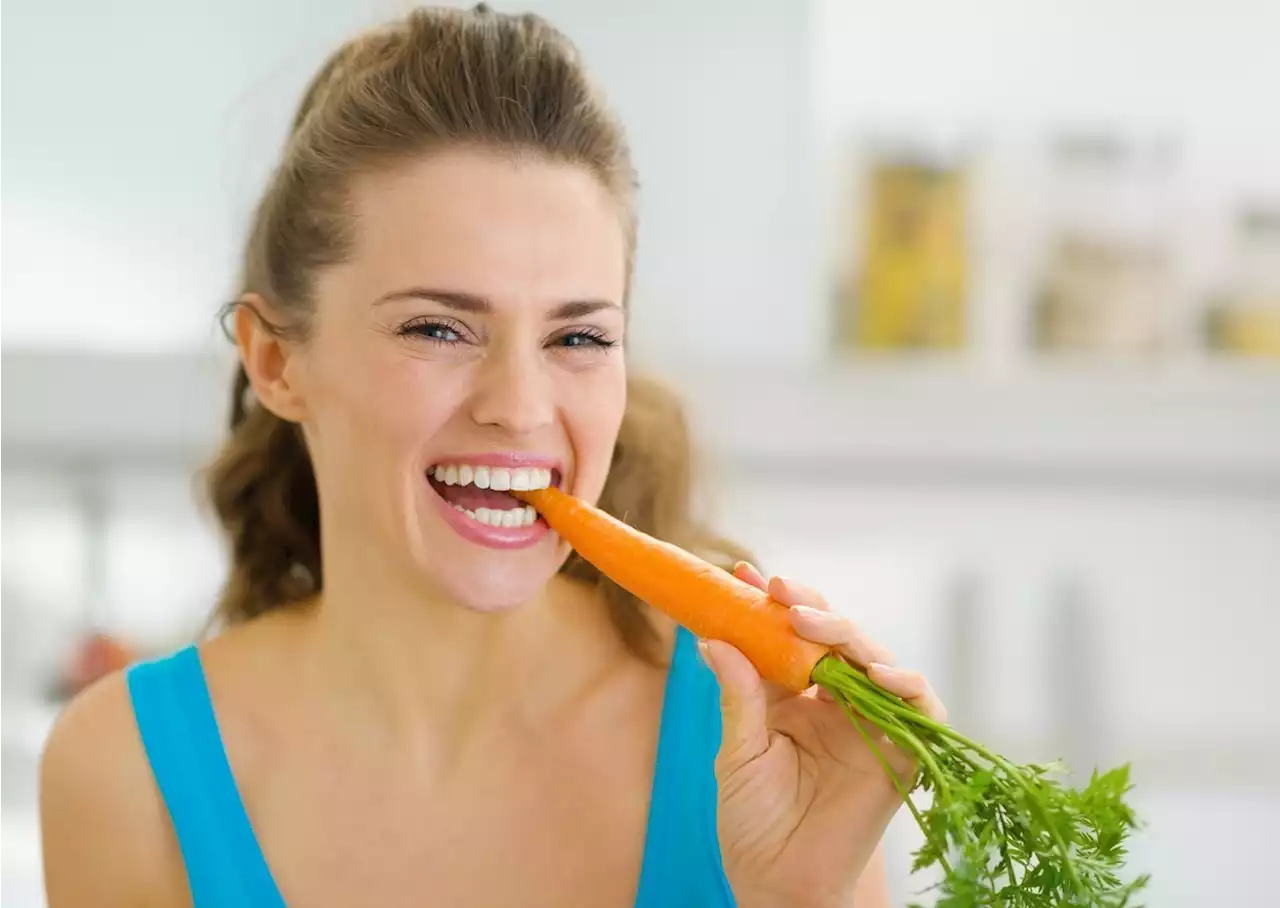 Nutritionist issues warning as woman claims carrots changed her skin color