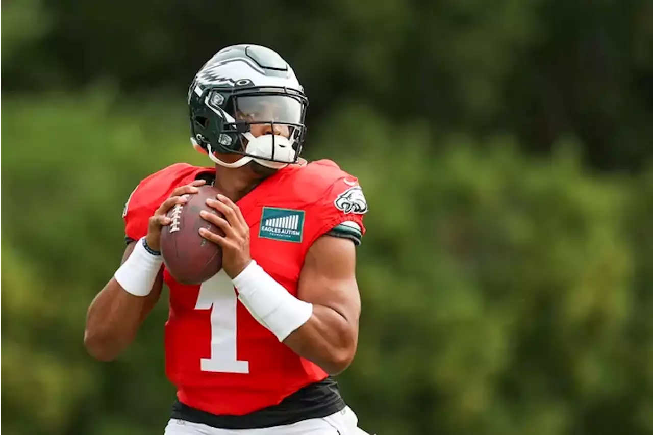 Eagles’ Jalen Hurts building ‘new chemistry’ with receiver A.J. Brown