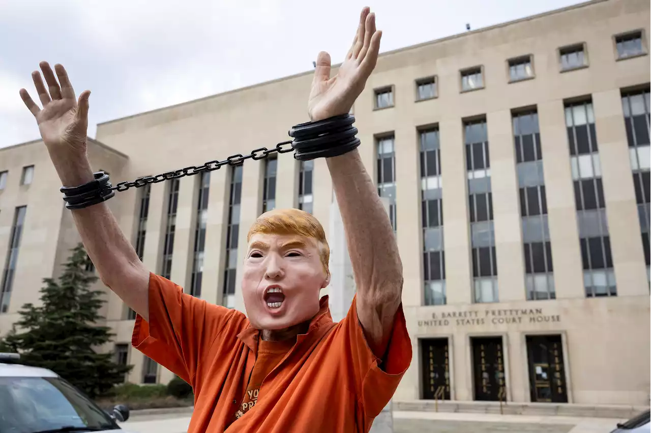 All quiet outside Washington courthouse where Trump is set to face arraignment