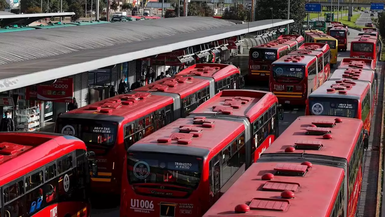 La dura travesía que tuvieron que pasar usuarios de TransMilenio por la troncal Suba