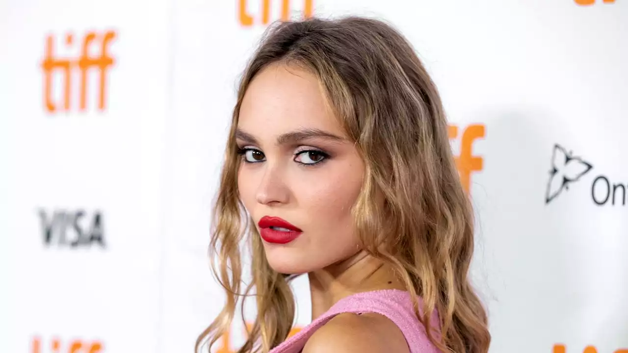 Lily-Rose Depp’s BDSM Spiky Cat Mask Has Us All Equally Confused