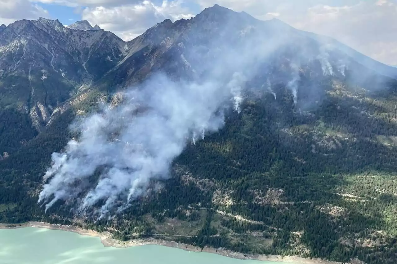 Wind gusting up to 70 km/h poses challenges in B.C. wildfire fight - Terrace Standard