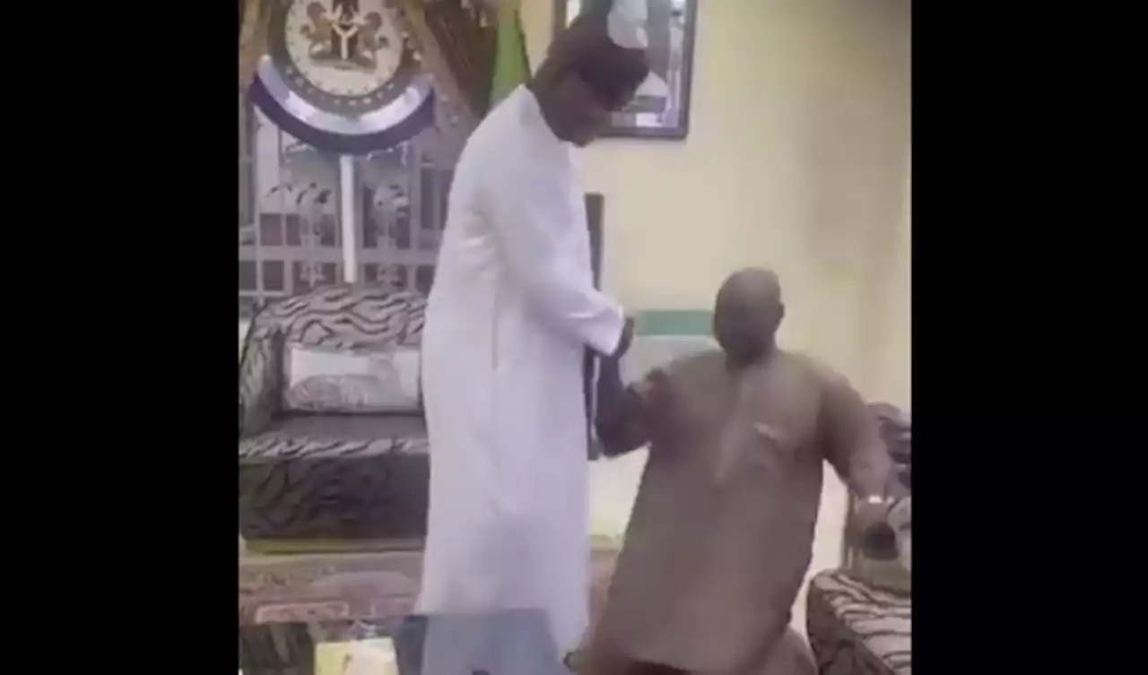 TRENDING VIDEO: Kogi senator kneels to appreciate Yahaya Bello for nominating late Audu's son as minister | TheCable