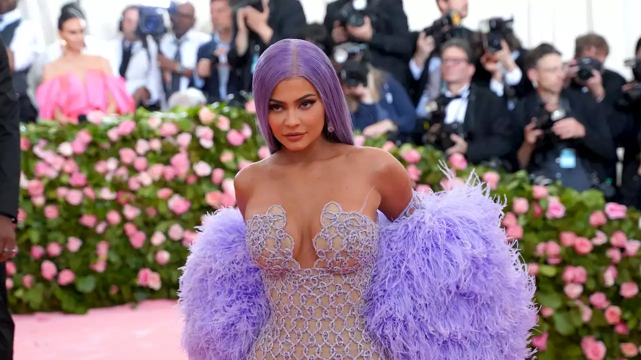 Kylie Jenner contre-attaque Barbie et mise sur des poupées Bratz à son effigie